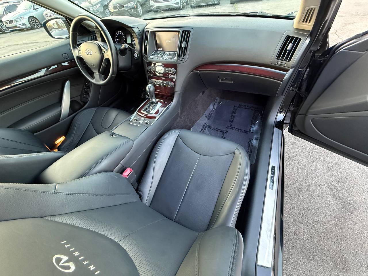 Infiniti G Convertible Base 2012