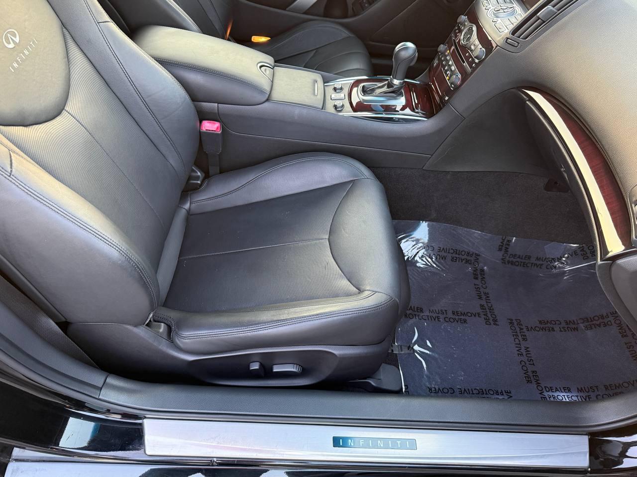 Infiniti G Convertible Base 2012