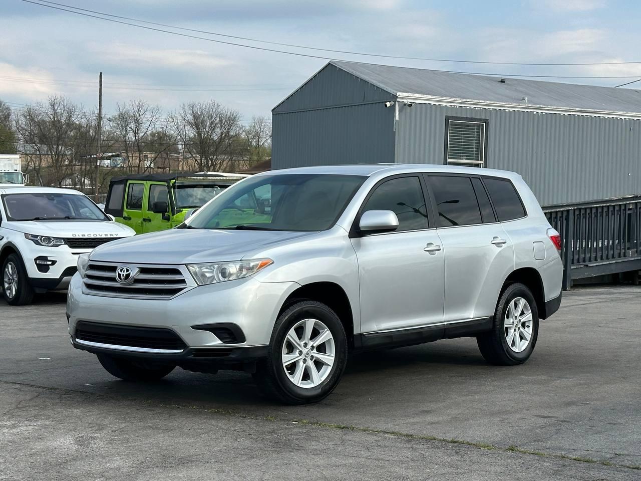 Toyota Highlander Base 2WD I4 2013