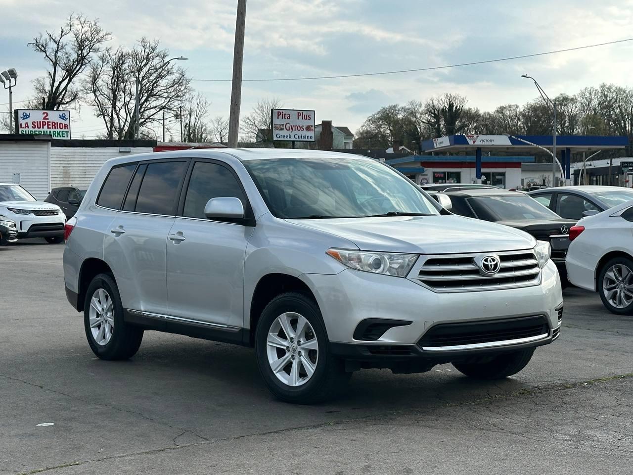 Toyota Highlander Base 2WD I4 2013