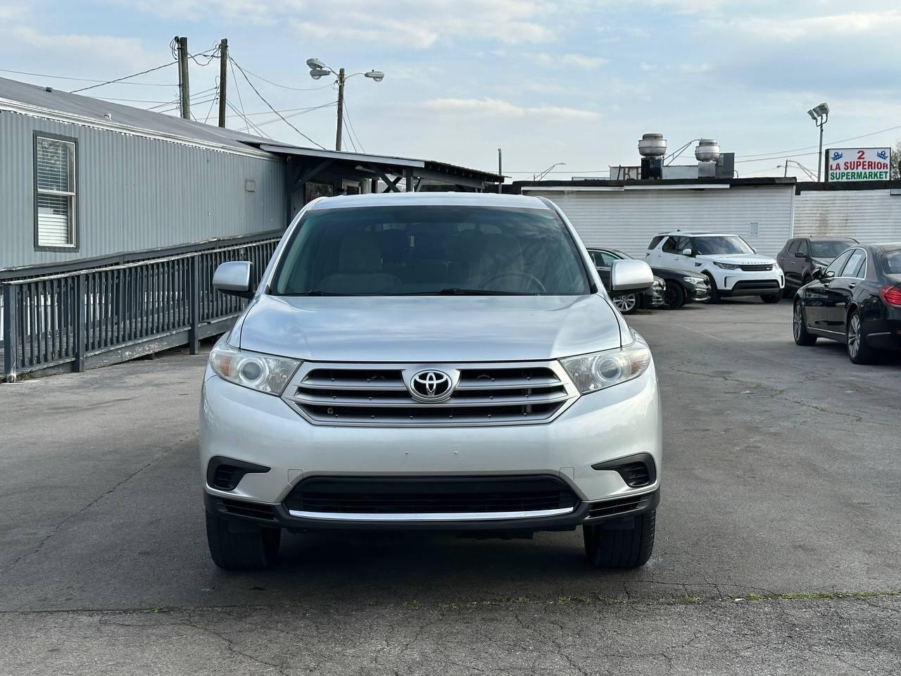 Toyota Highlander Base 2WD I4 2013