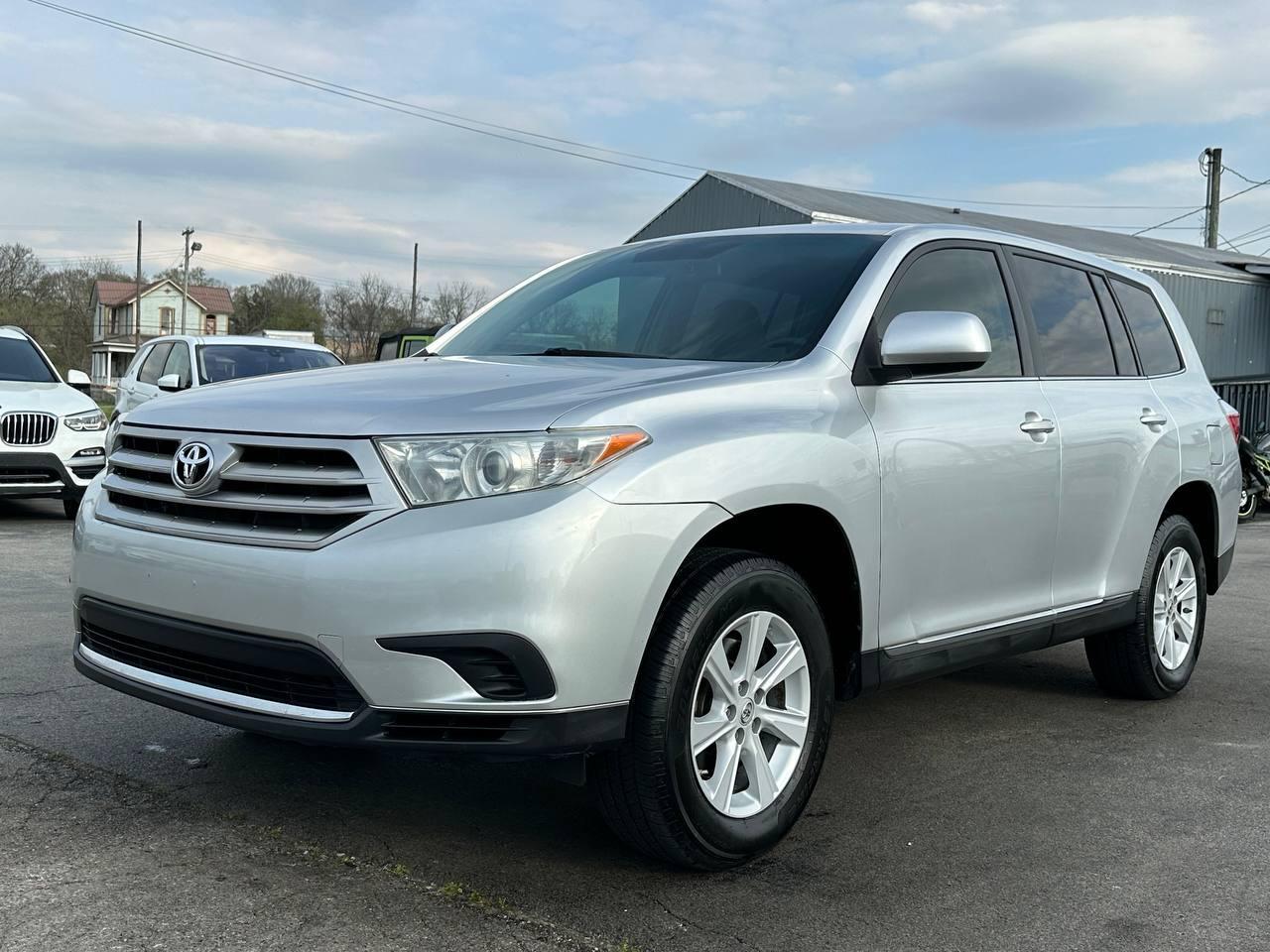 Toyota Highlander Base 2WD I4 2013