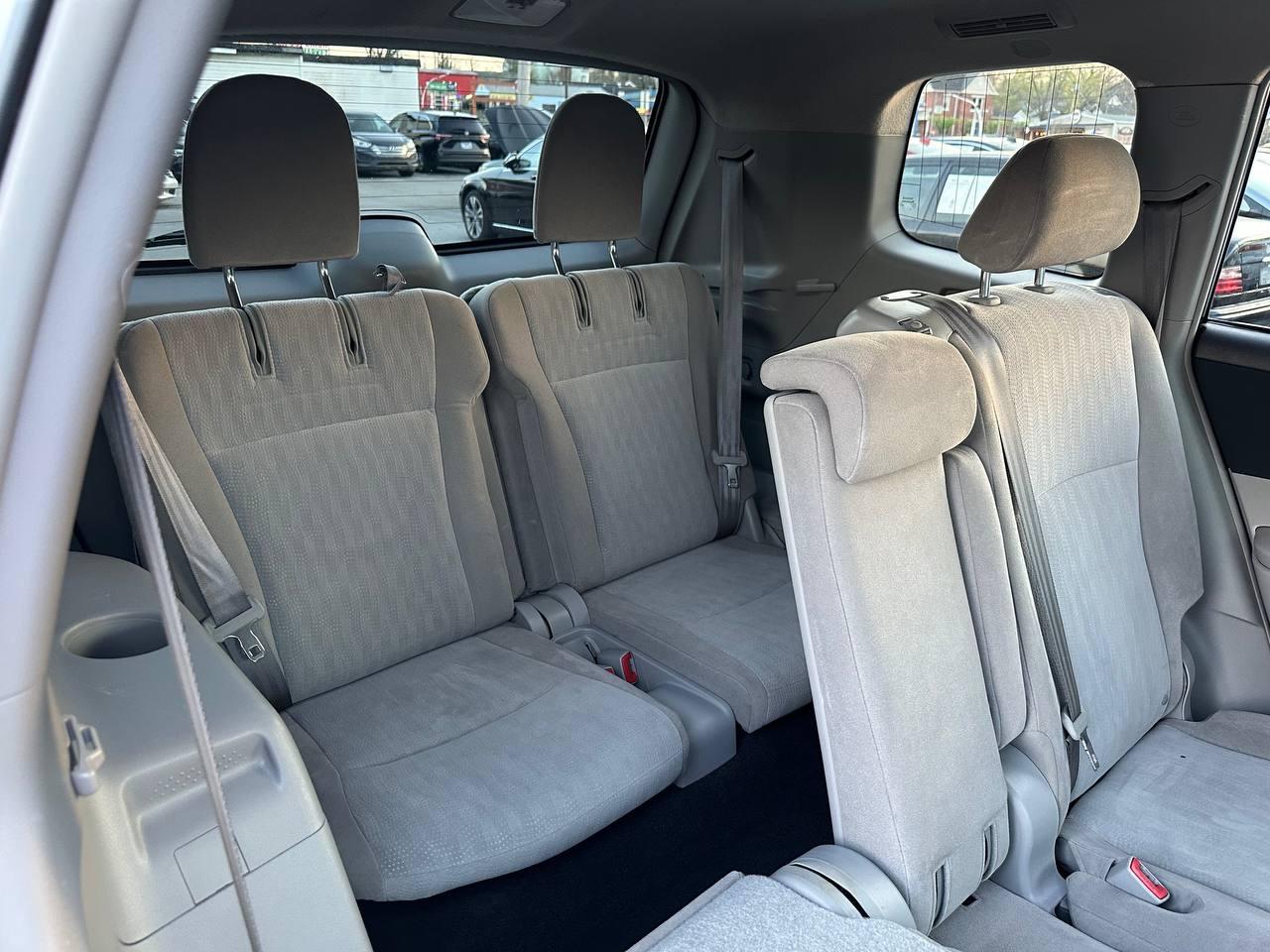 Toyota Highlander Base 2WD I4 2013