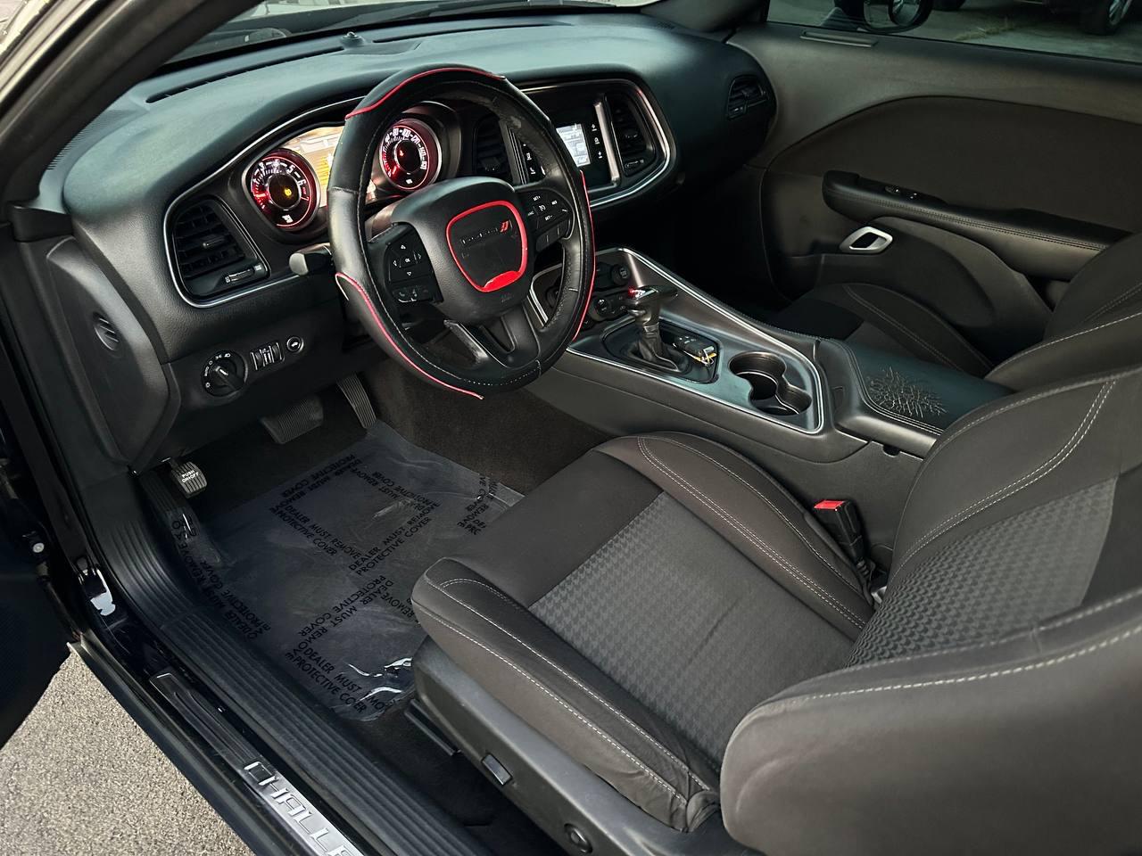 Dodge Challenger SXT 2015