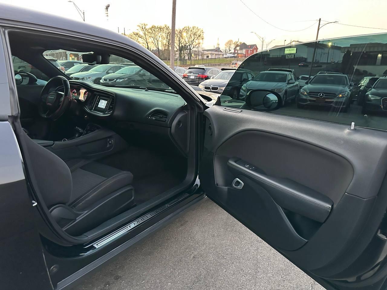 Dodge Challenger SXT 2015