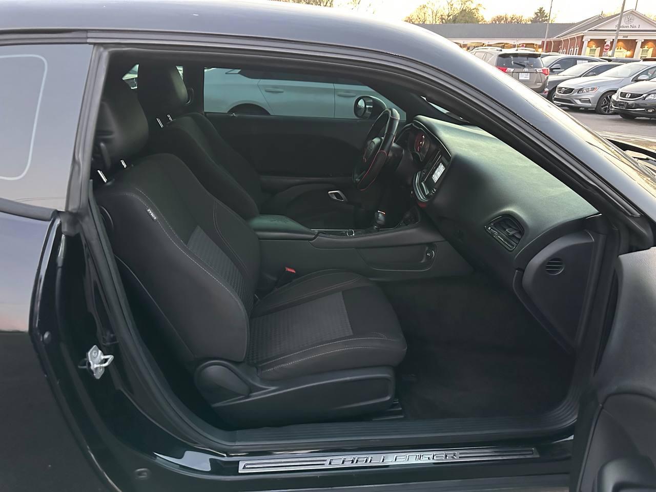 Dodge Challenger SXT 2015