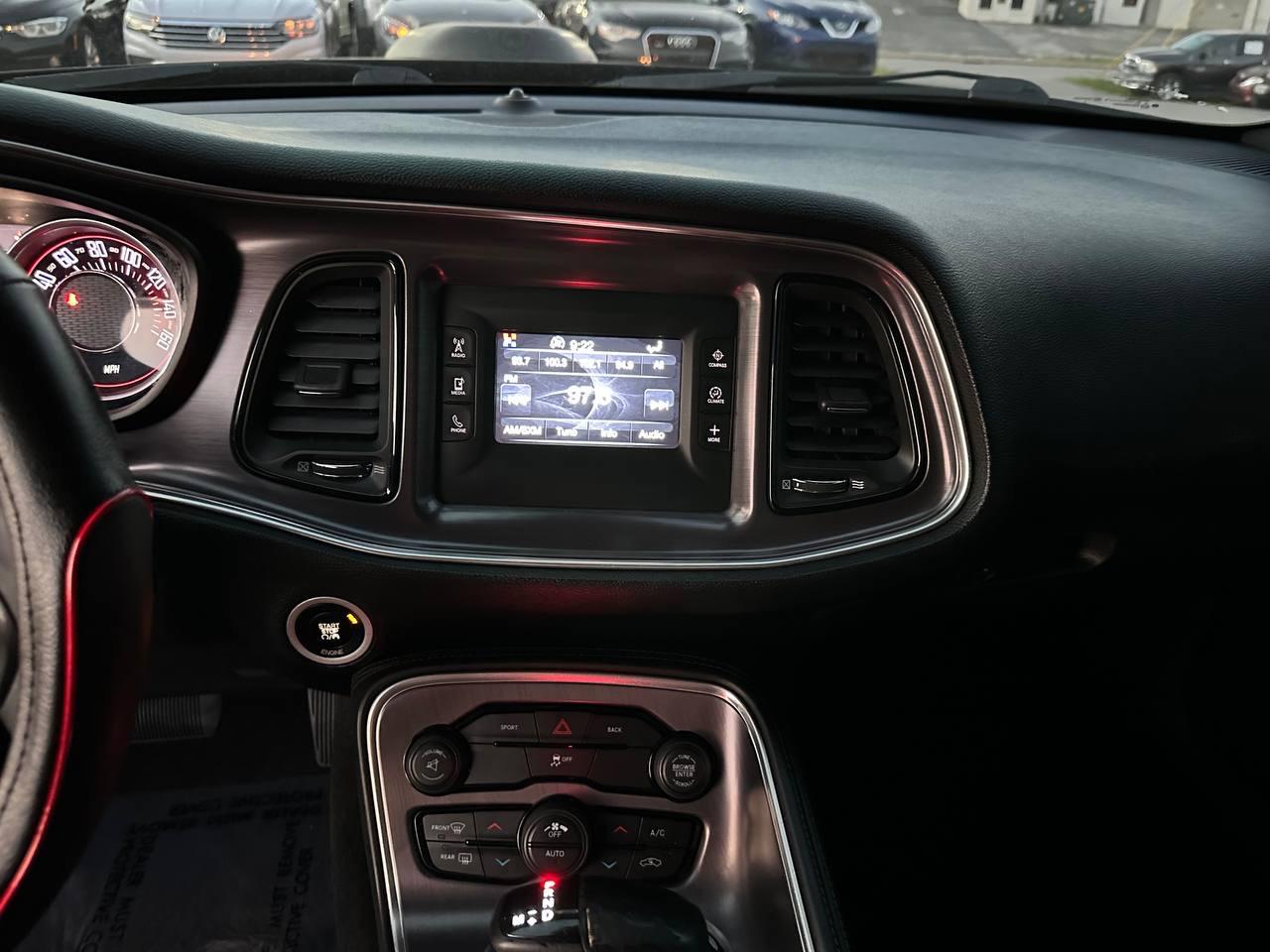 Dodge Challenger SXT 2015