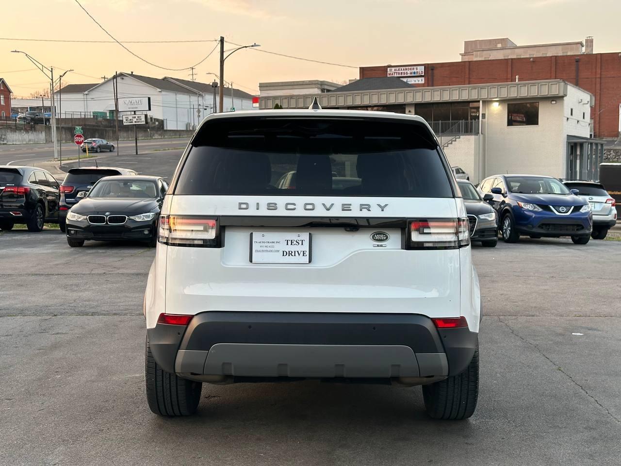 Land Rover Discovery SE 2019