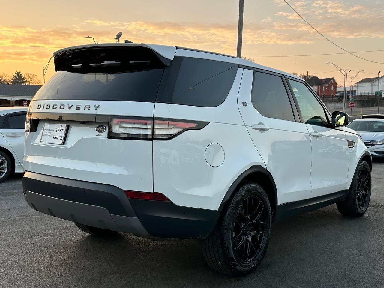 Land Rover Discovery SE 2019
