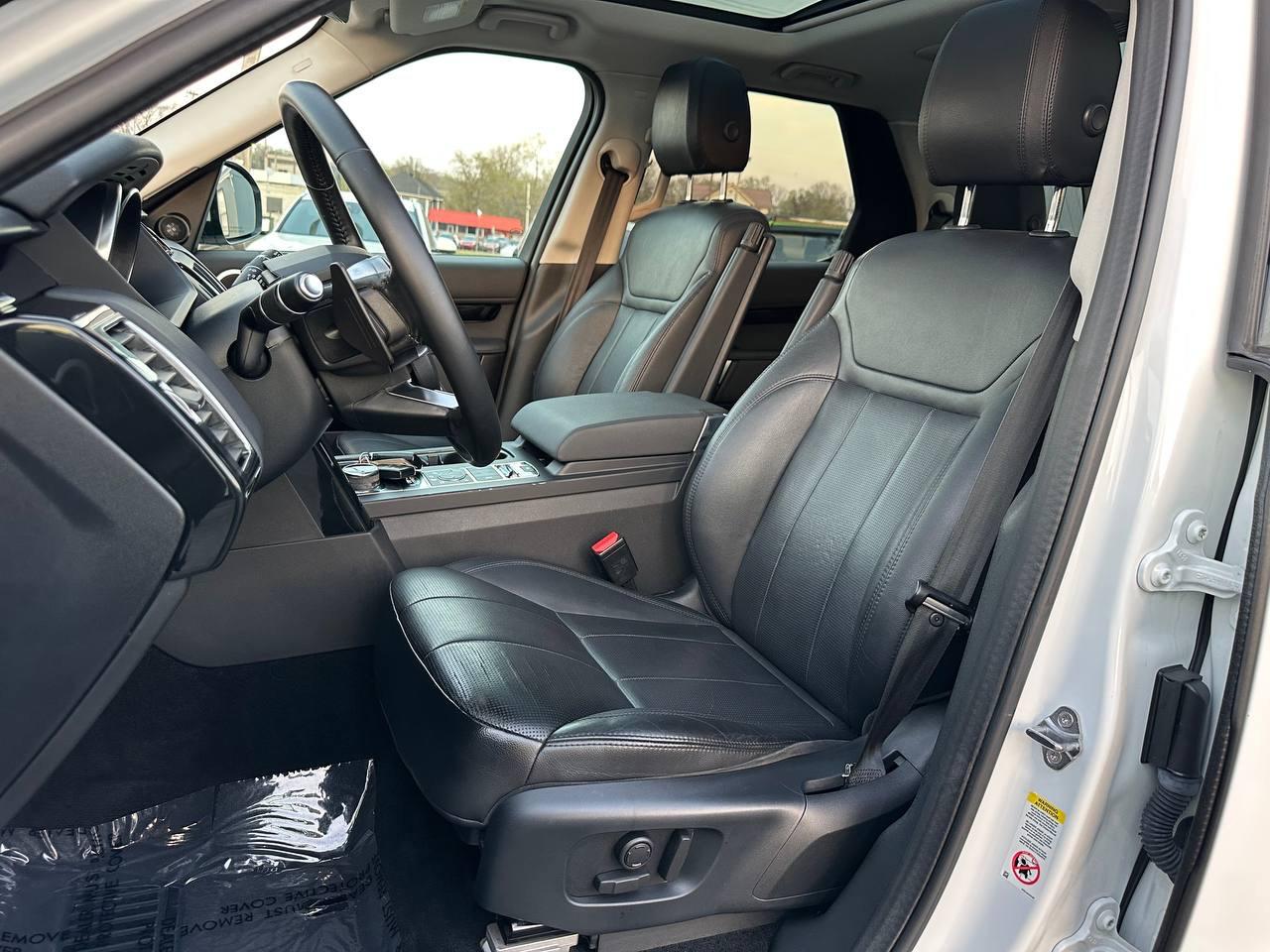 Land Rover Discovery SE 2019