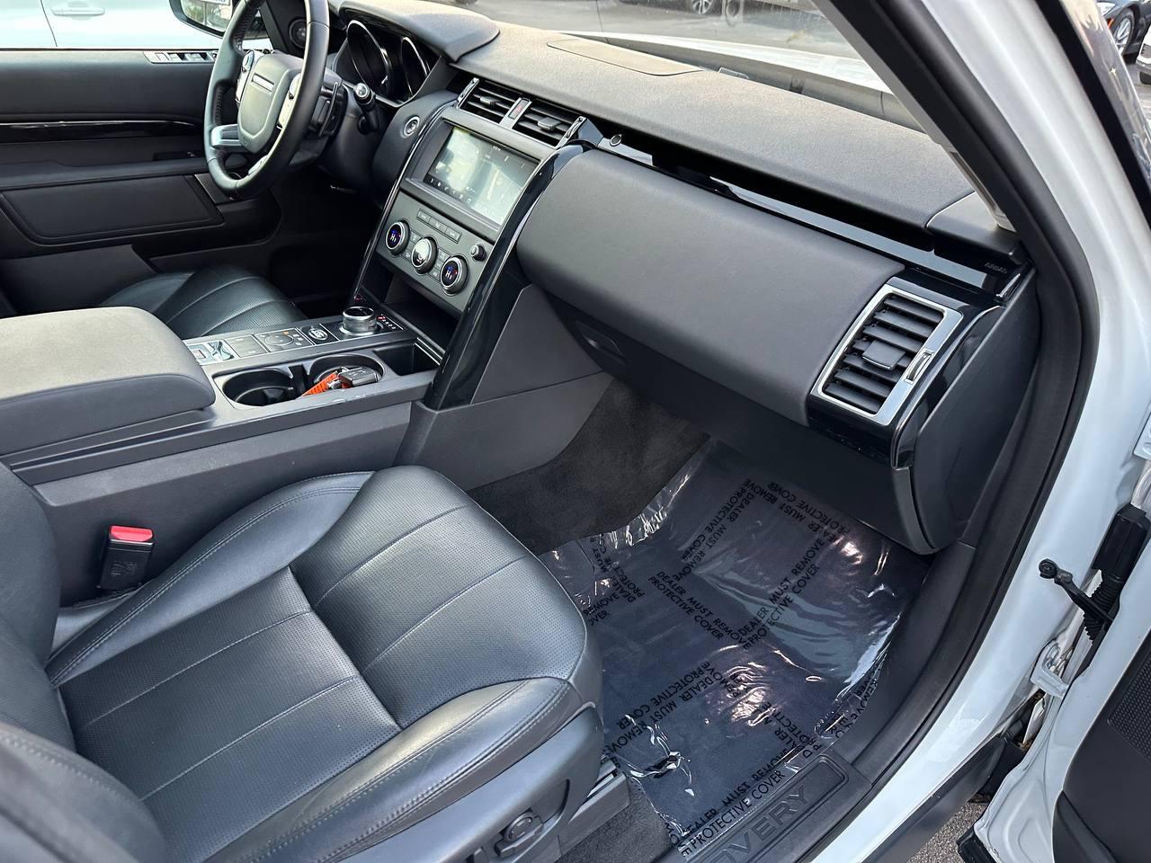 Land Rover Discovery SE 2019