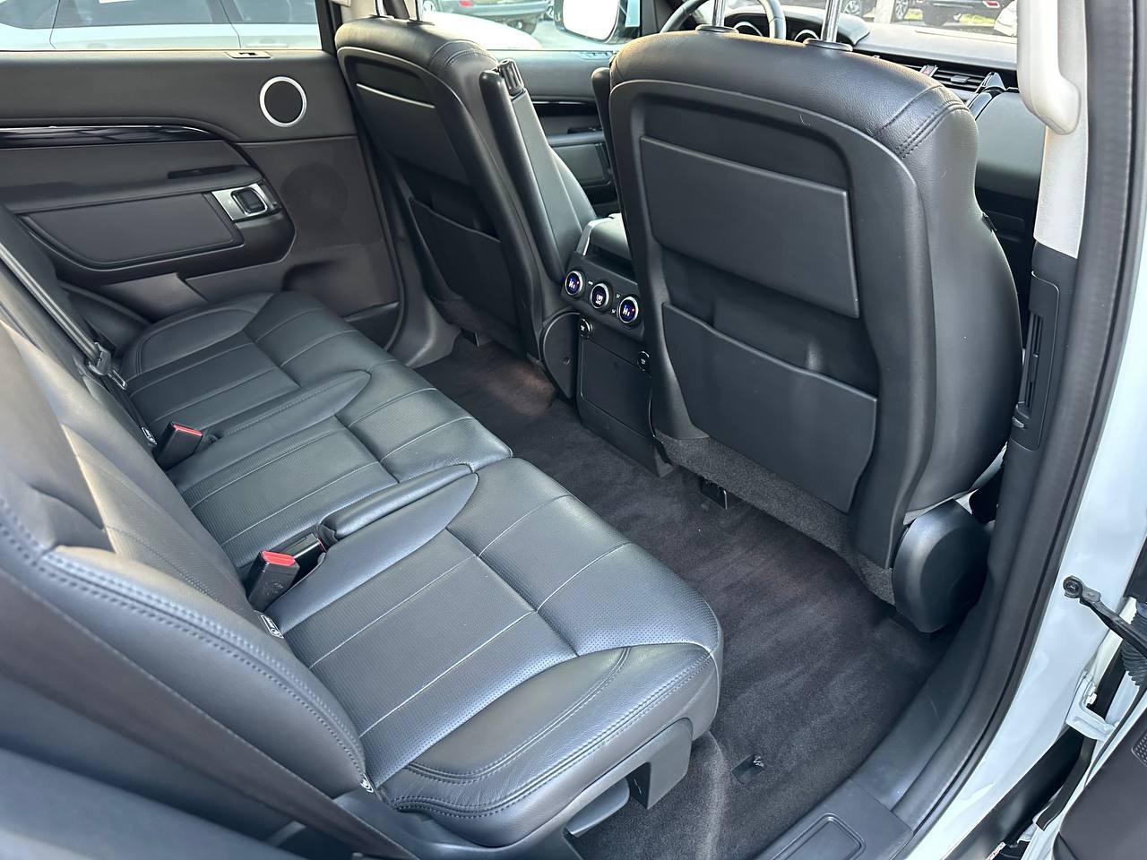 Land Rover Discovery SE 2019