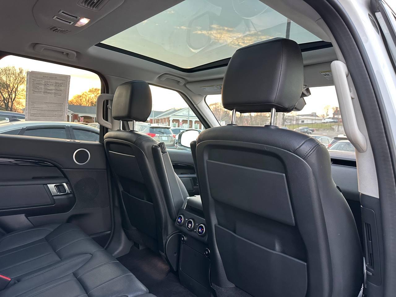 Land Rover Discovery SE 2019