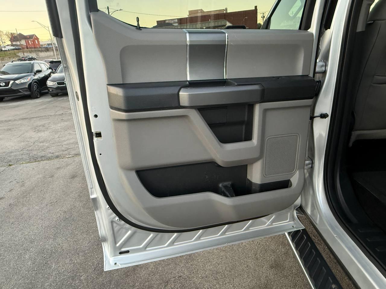 Ford F-150 XLT SuperCrew 5.5-ft. Bed 4WD 2016