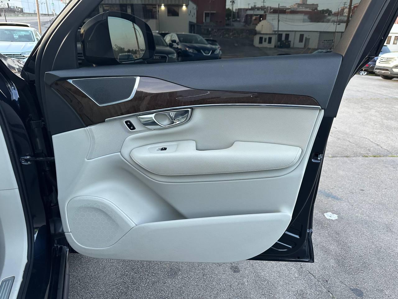 Volvo XC90 T6 Momentum AWD 2016