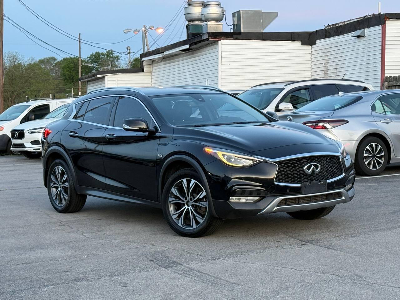 Infiniti QX30 Luxury AWD 2017