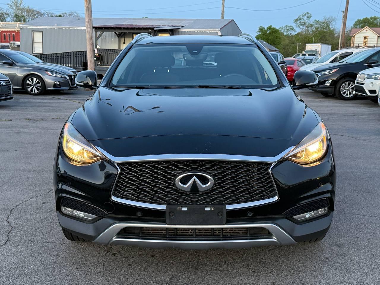 Infiniti QX30 Luxury AWD 2017