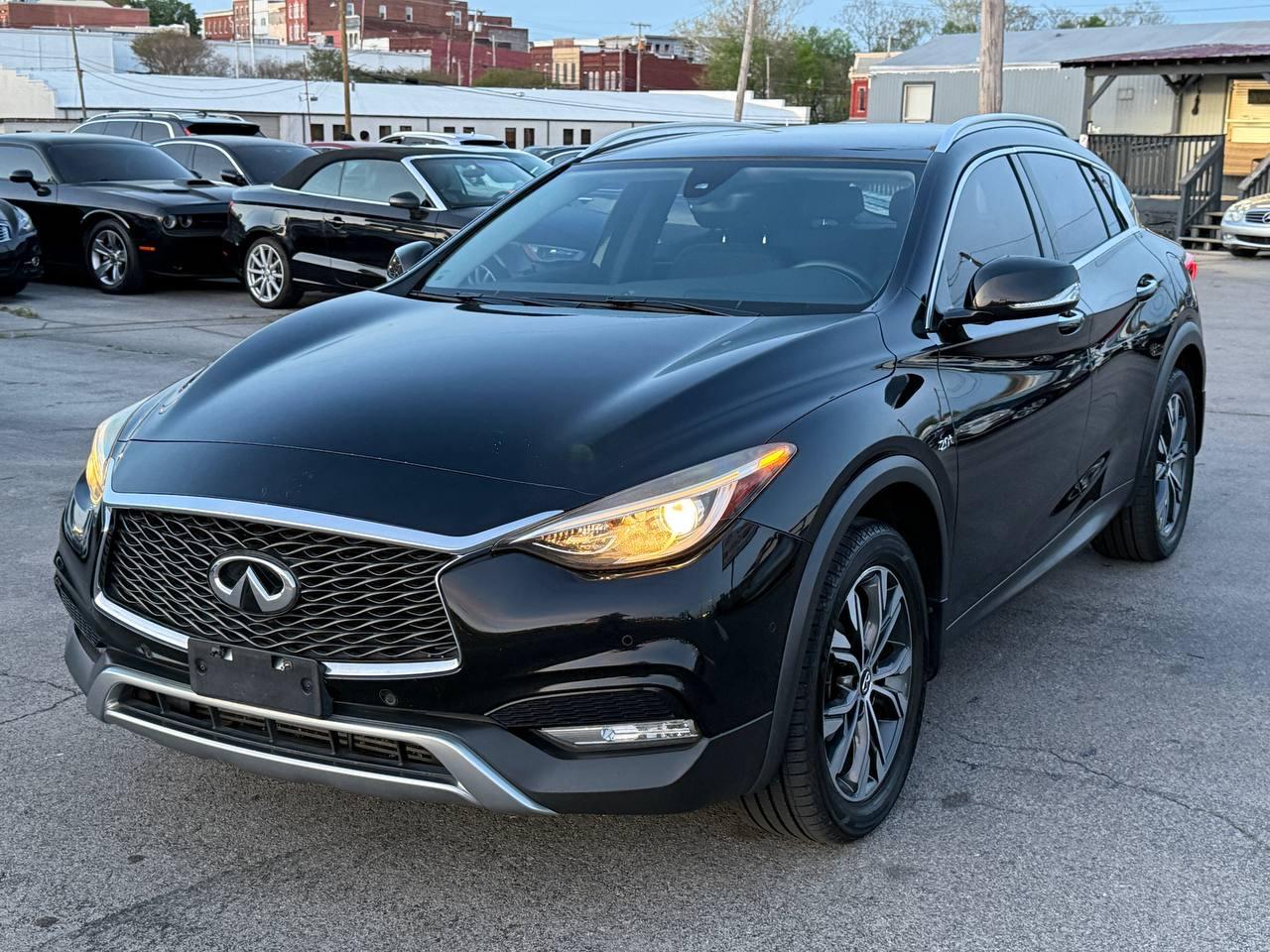 Infiniti QX30 Luxury AWD 2017