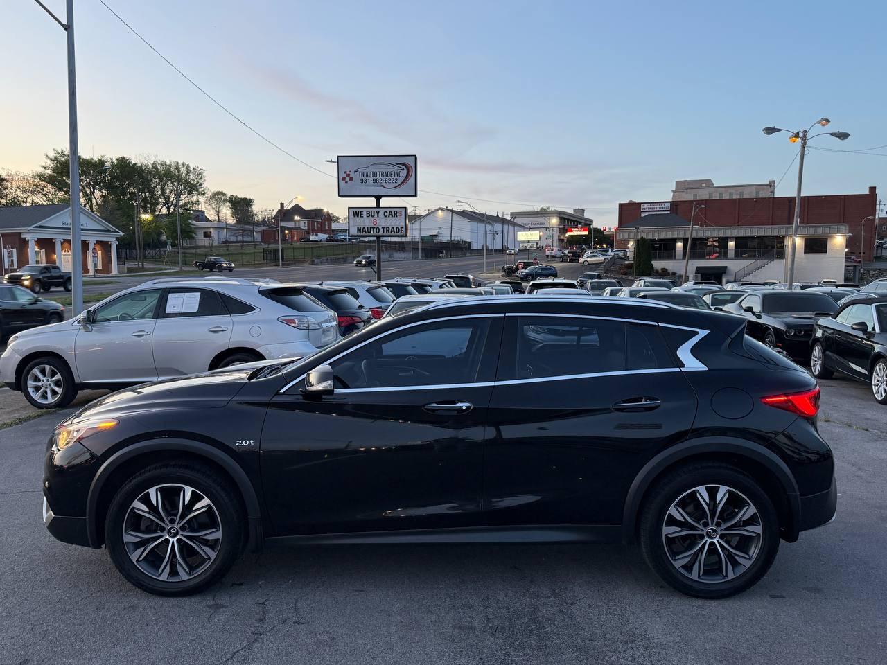 Infiniti QX30 Luxury AWD 2017