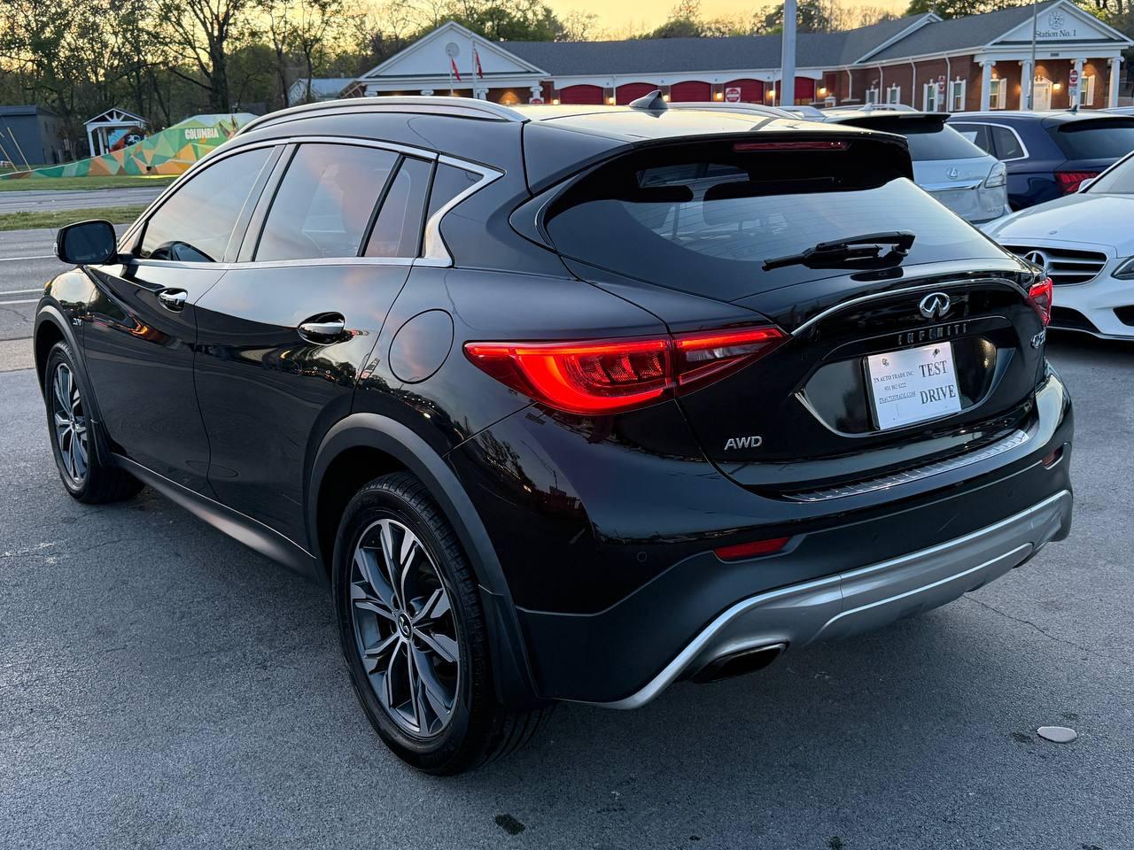 Infiniti QX30 Luxury AWD 2017