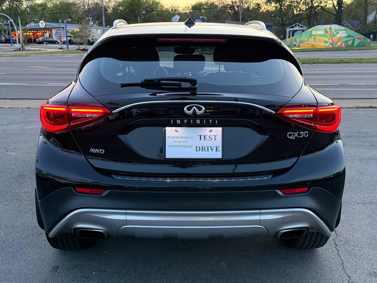 Infiniti QX30 Luxury AWD 2017