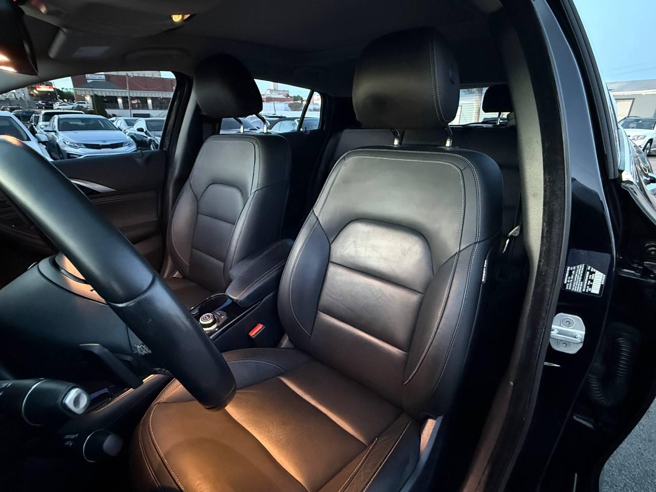 Infiniti QX30 Luxury AWD 2017