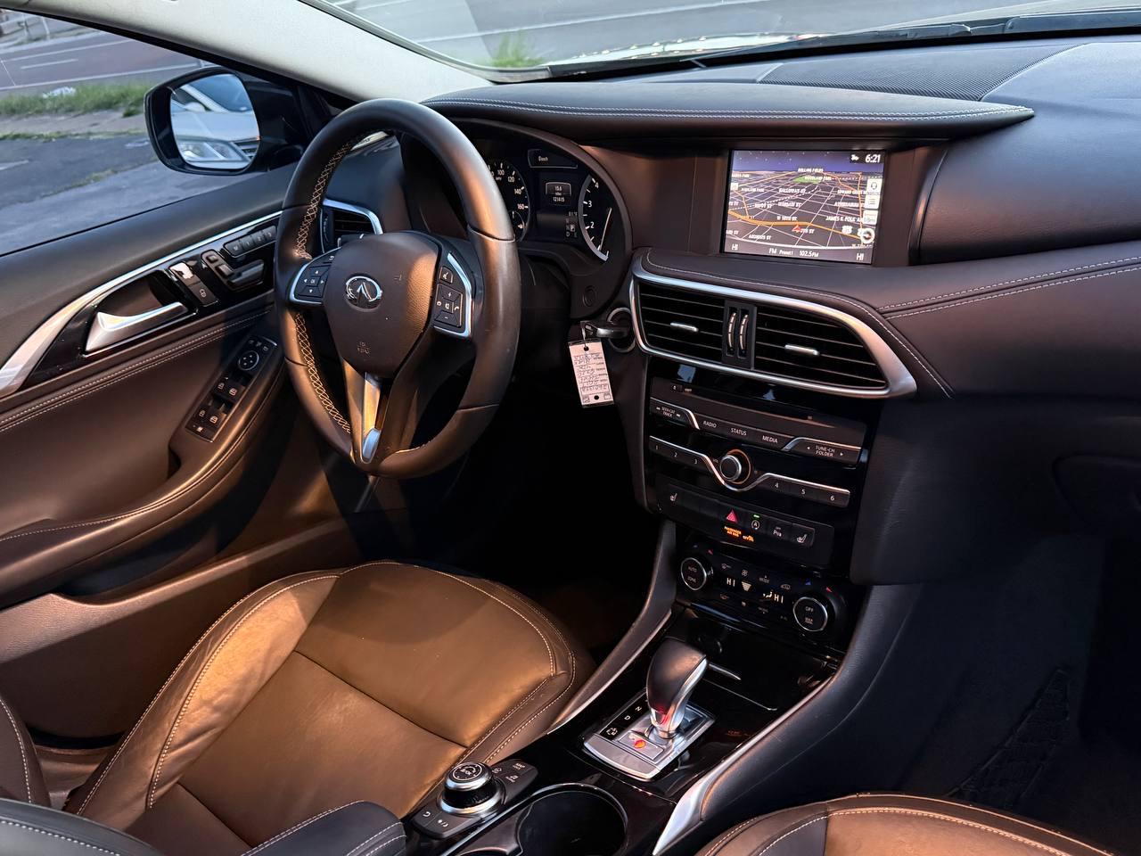 Infiniti QX30 Luxury AWD 2017