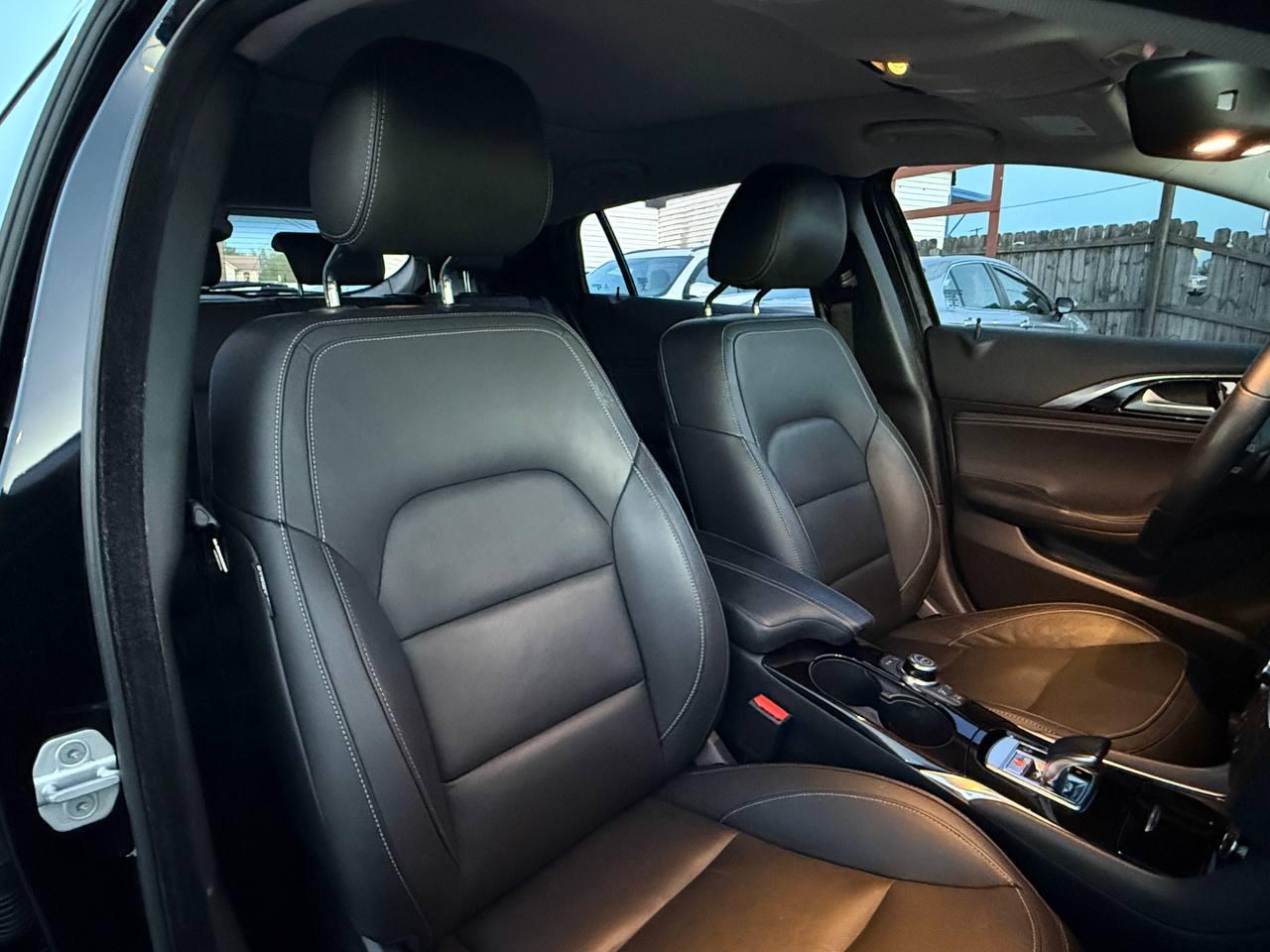 Infiniti QX30 Luxury AWD 2017