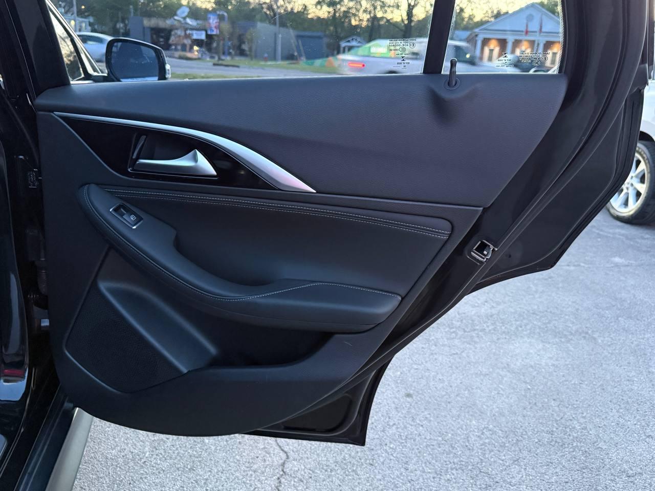 Infiniti QX30 Luxury AWD 2017