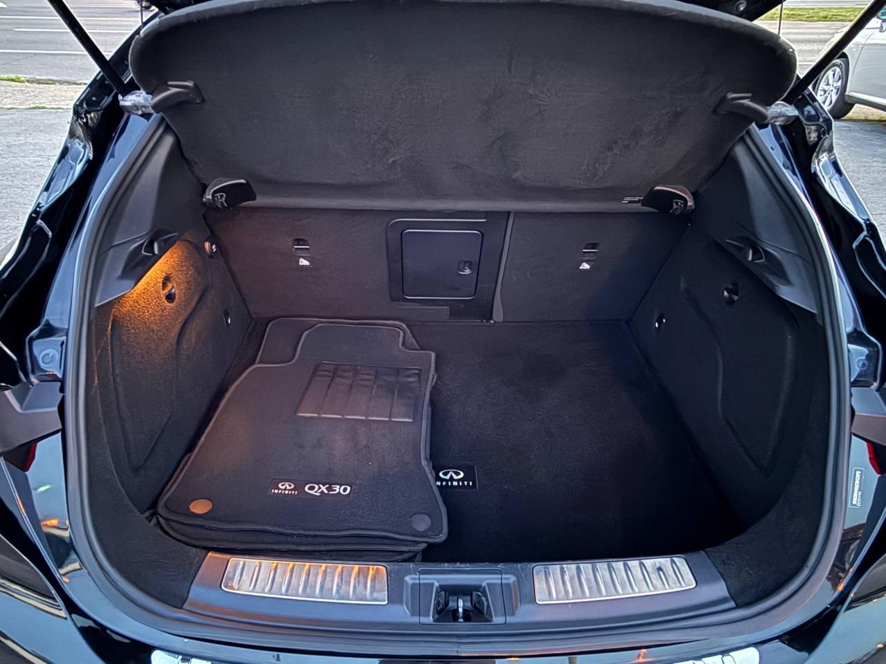 Infiniti QX30 Luxury AWD 2017