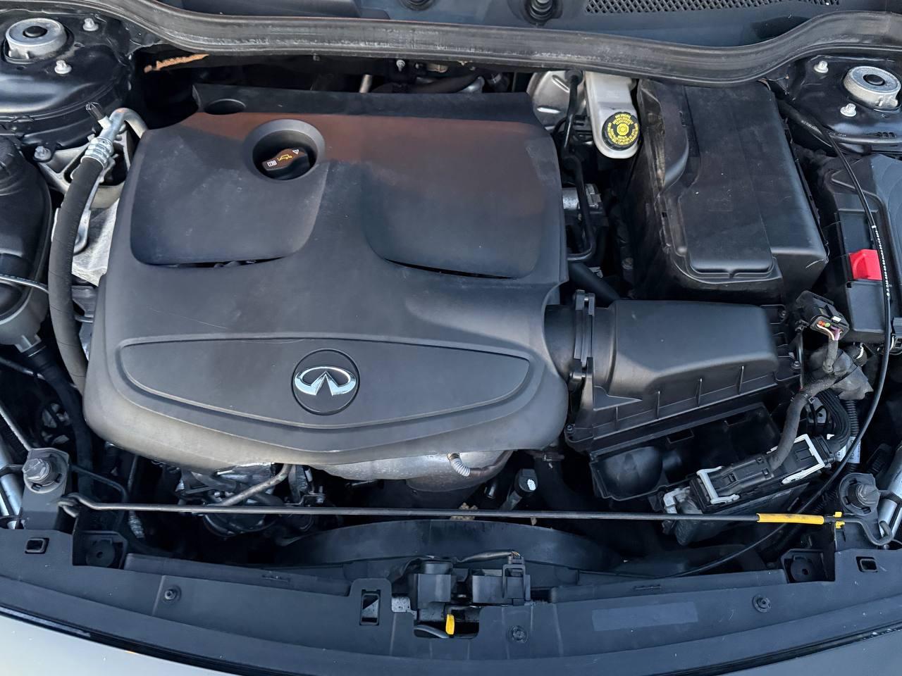 Infiniti QX30 Luxury AWD 2017