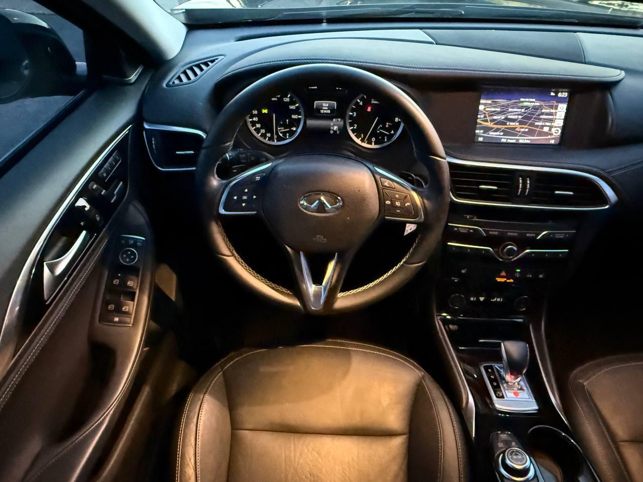 Infiniti QX30 Luxury AWD 2017