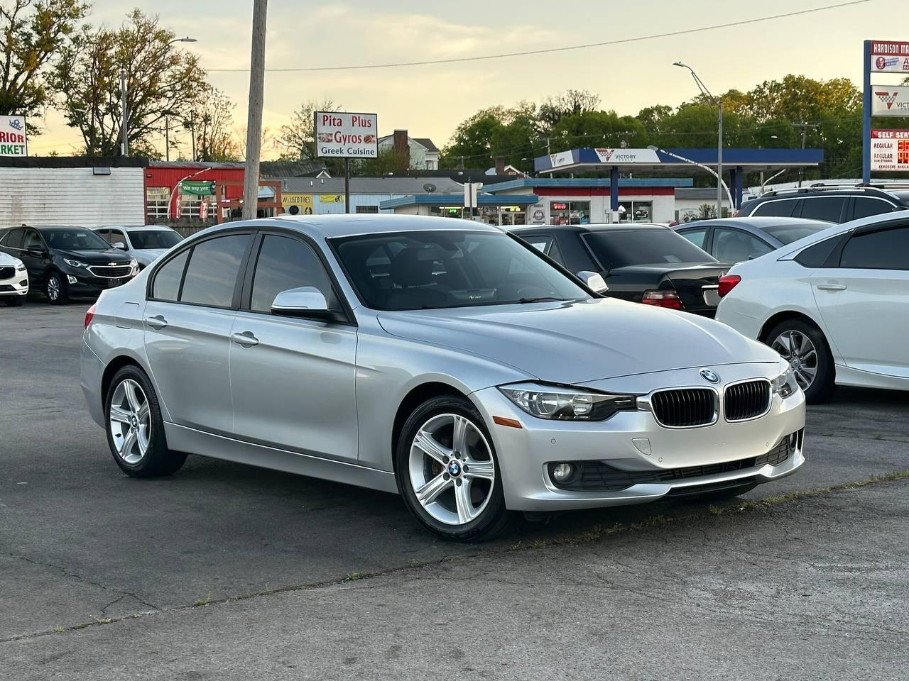 BMW 3-Series 320i Sedan 2014