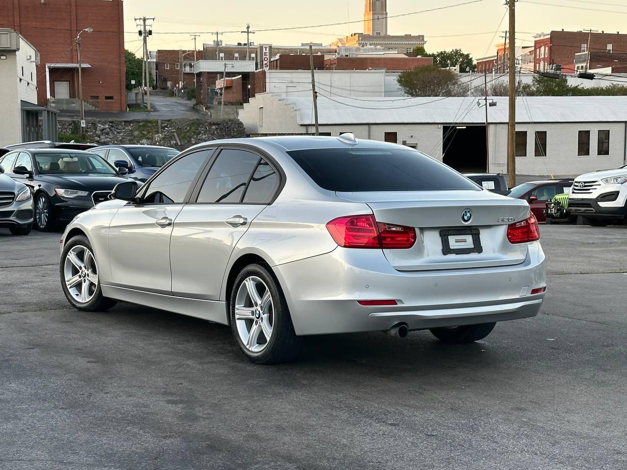BMW 3-Series 320i Sedan 2014