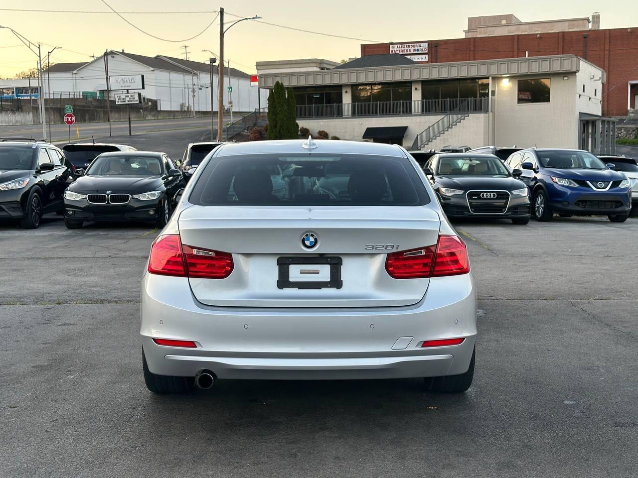 BMW 3-Series 320i Sedan 2014