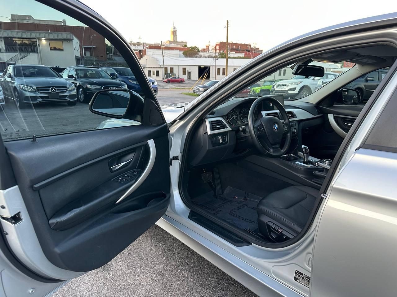 BMW 3-Series 320i Sedan 2014