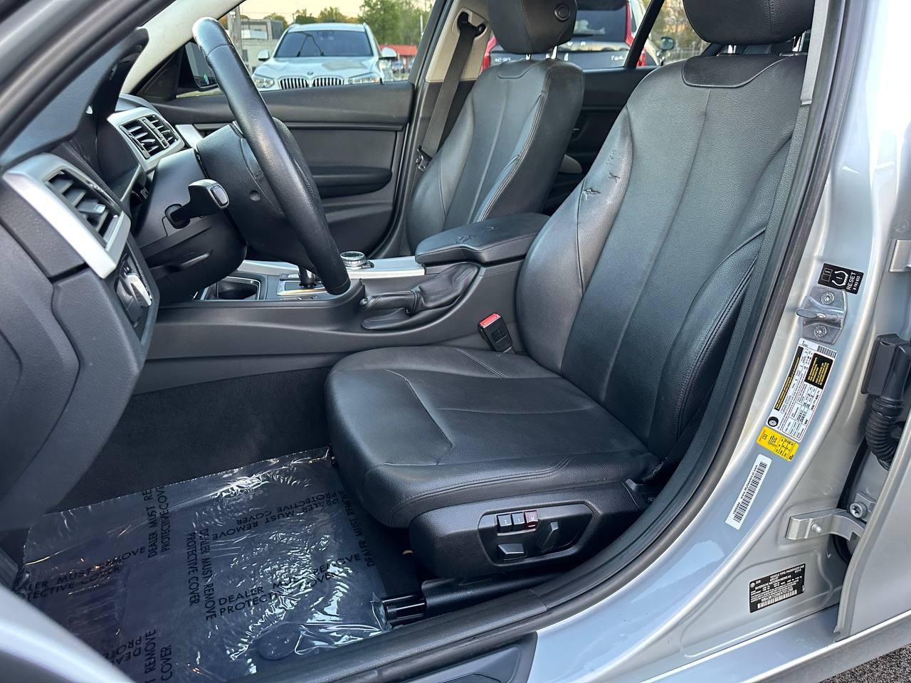 BMW 3-Series 320i Sedan 2014