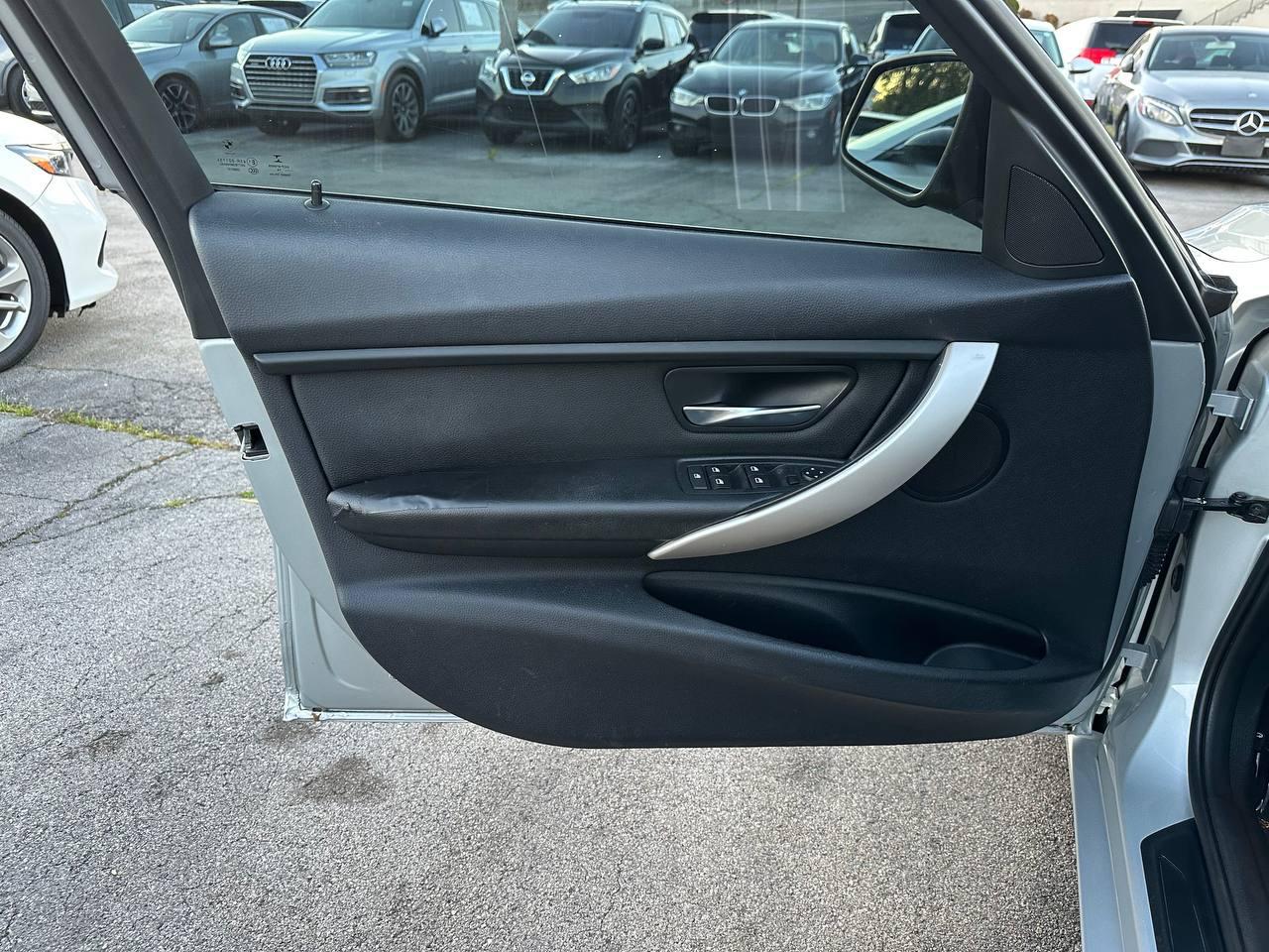 BMW 3-Series 320i Sedan 2014