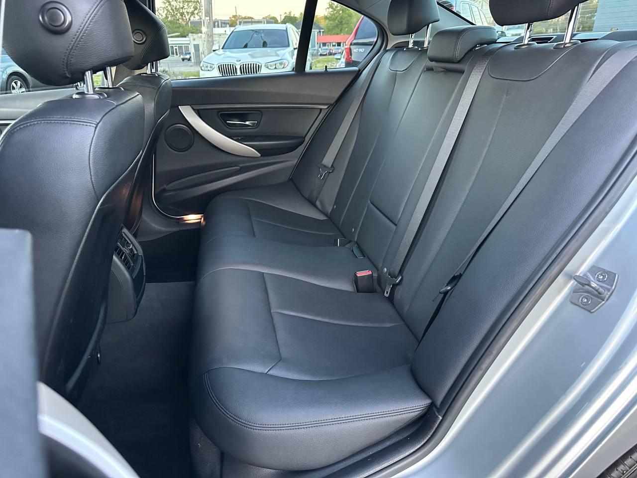 BMW 3-Series 320i Sedan 2014