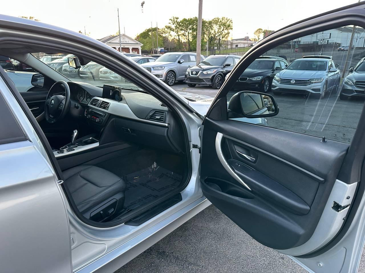 BMW 3-Series 320i Sedan 2014