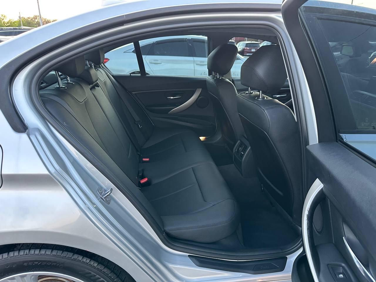 BMW 3-Series 320i Sedan 2014