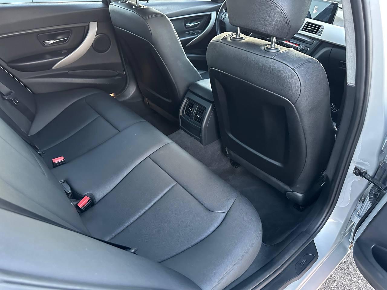 BMW 3-Series 320i Sedan 2014