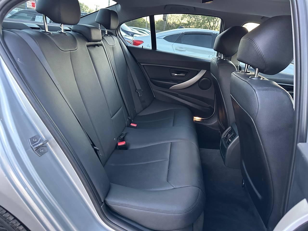 BMW 3-Series 320i Sedan 2014