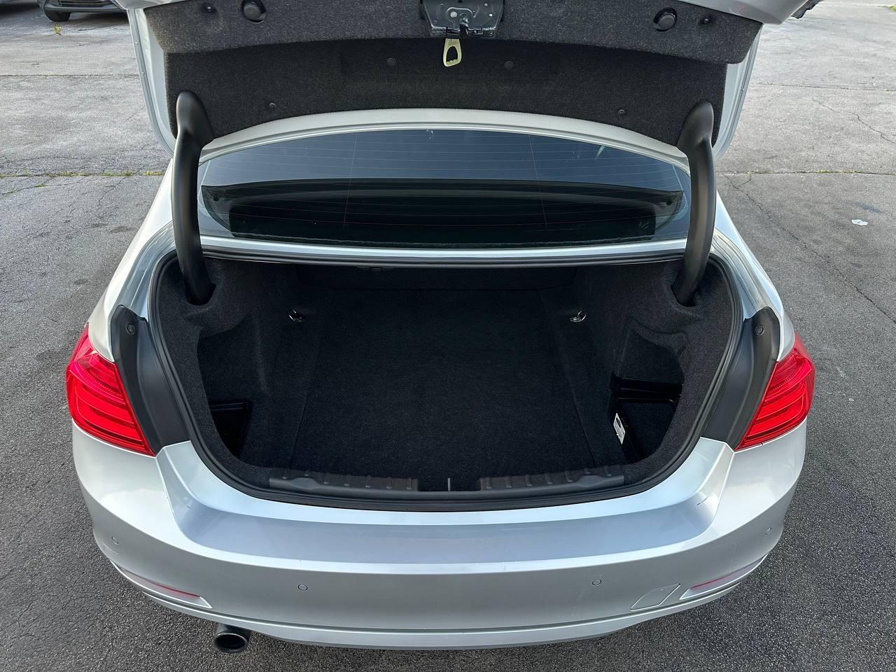 BMW 3-Series 320i Sedan 2014