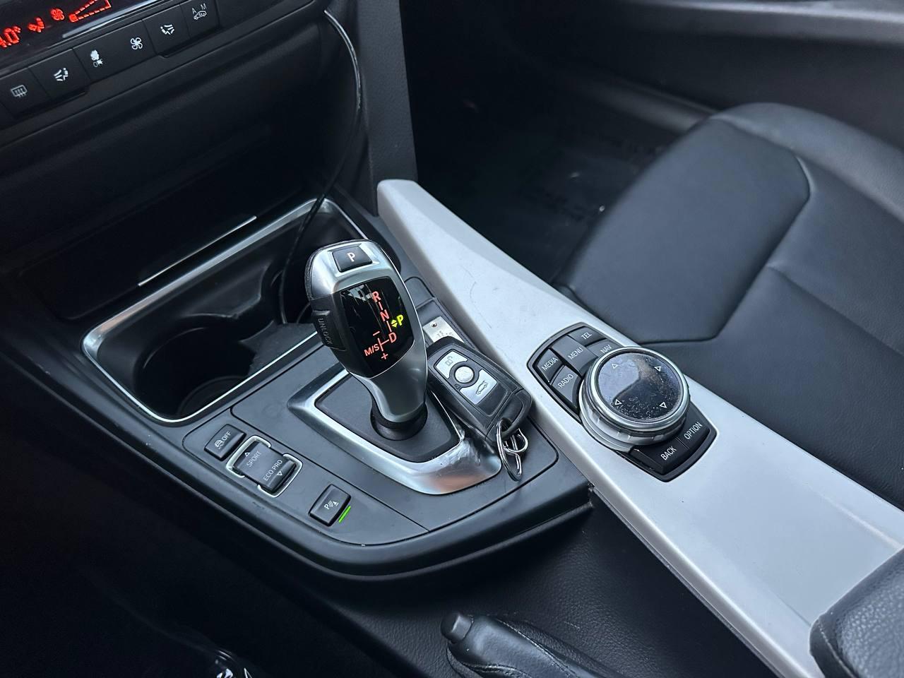 BMW 3-Series 320i Sedan 2014