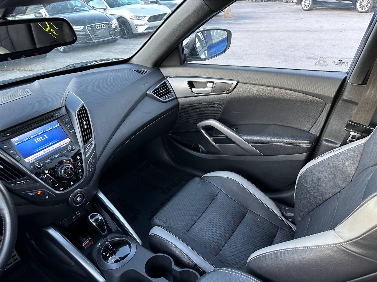 Hyundai Veloster Turbo 6AT 2016