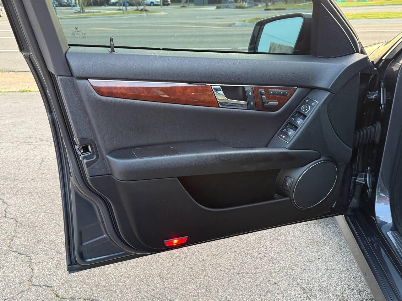 Mercedes-Benz C-Class C300 4MATIC Sport Sedan 2010