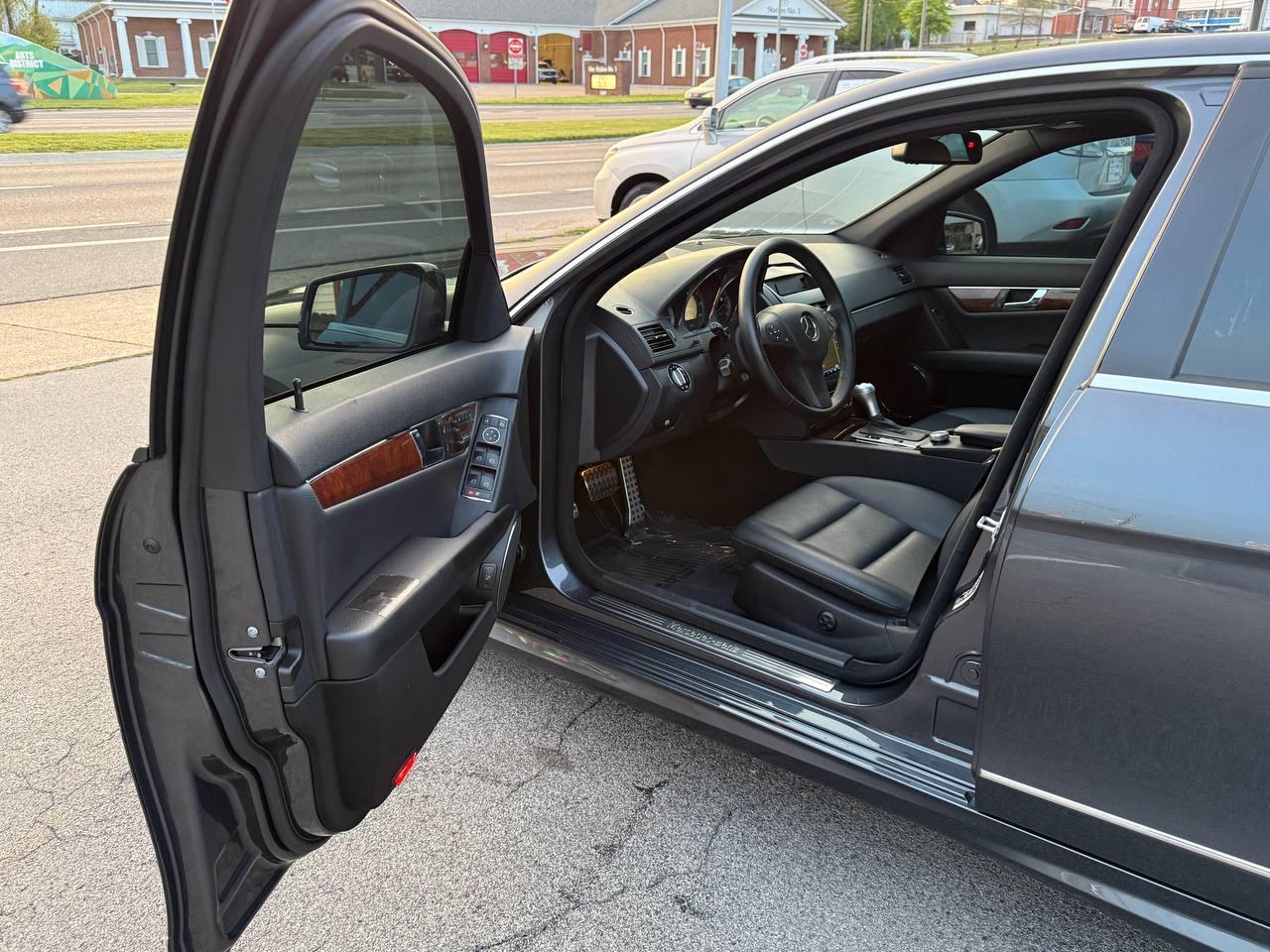 Mercedes-Benz C-Class C300 4MATIC Sport Sedan 2010