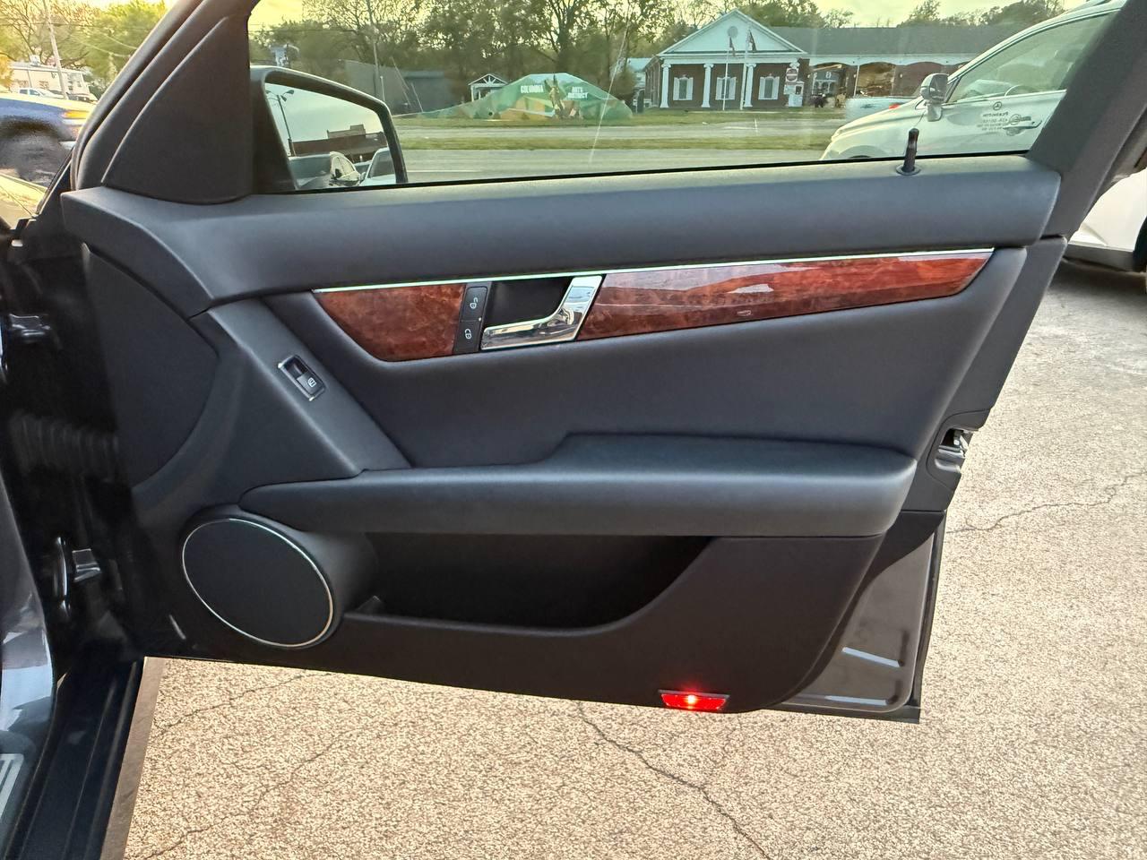 Mercedes-Benz C-Class C300 4MATIC Sport Sedan 2010