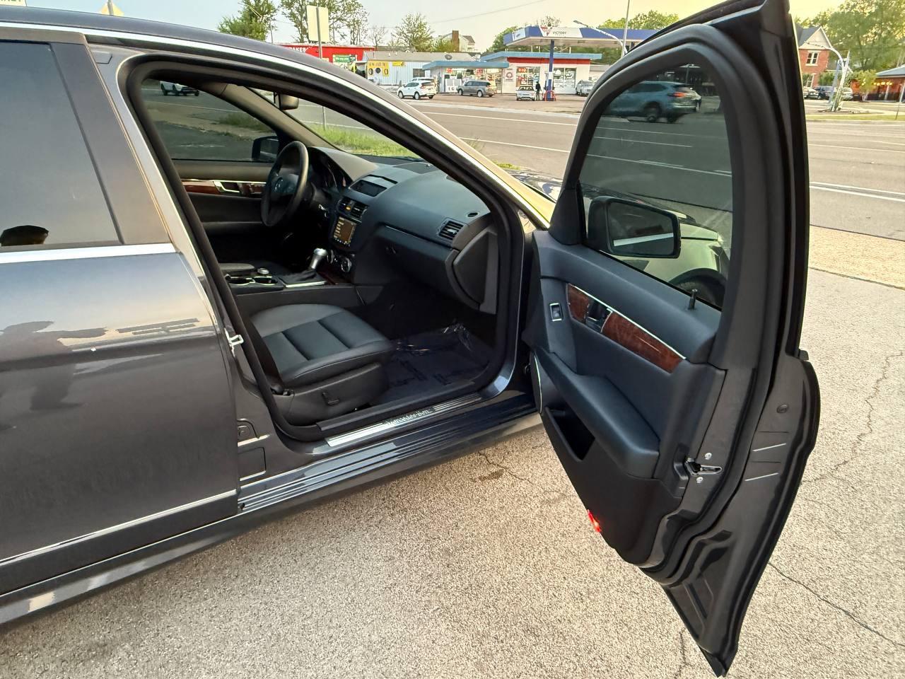 Mercedes-Benz C-Class C300 4MATIC Sport Sedan 2010